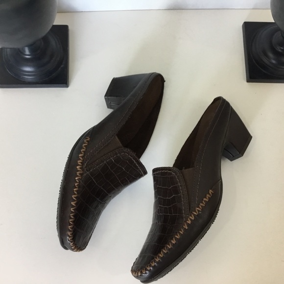 White Mountain Gazebo Brown Leather Mules, 7 1/2M - Picture 3 of 6